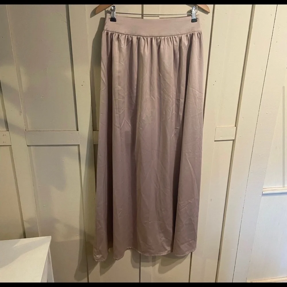 New Sabo Skirt Set - size medium - never worn! - Picture 4 of 16